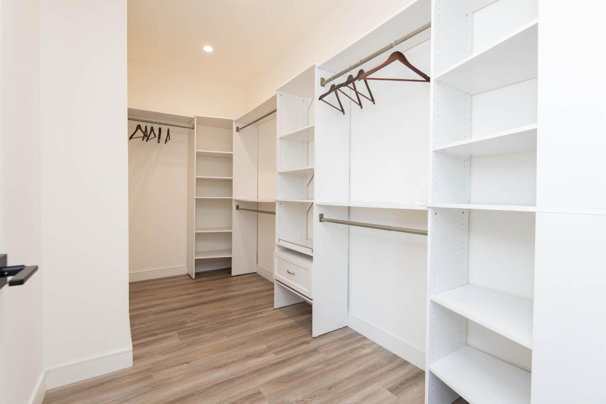 Regency Modern Apartments Глендейл Екстериор снимка