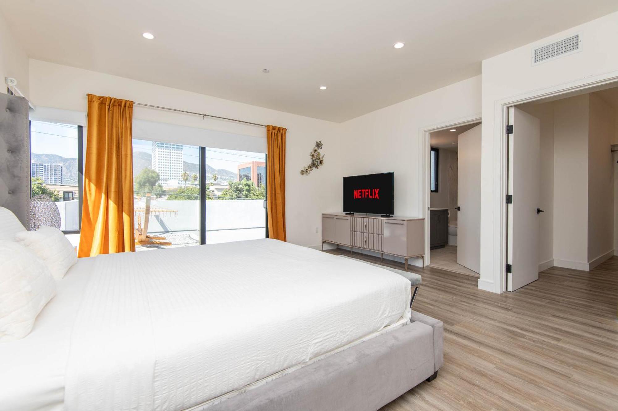 Regency Modern Apartments Глендейл Екстериор снимка
