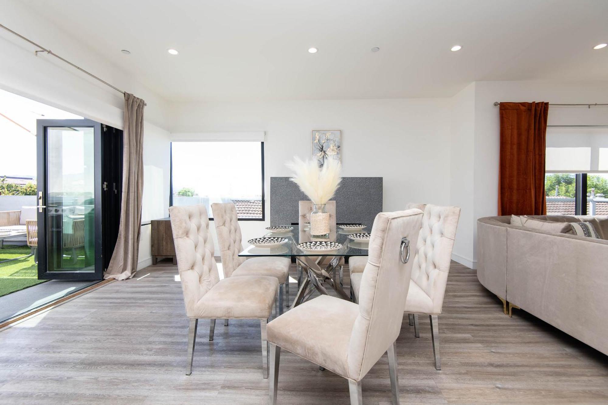 Regency Modern Apartments Глендейл Екстериор снимка